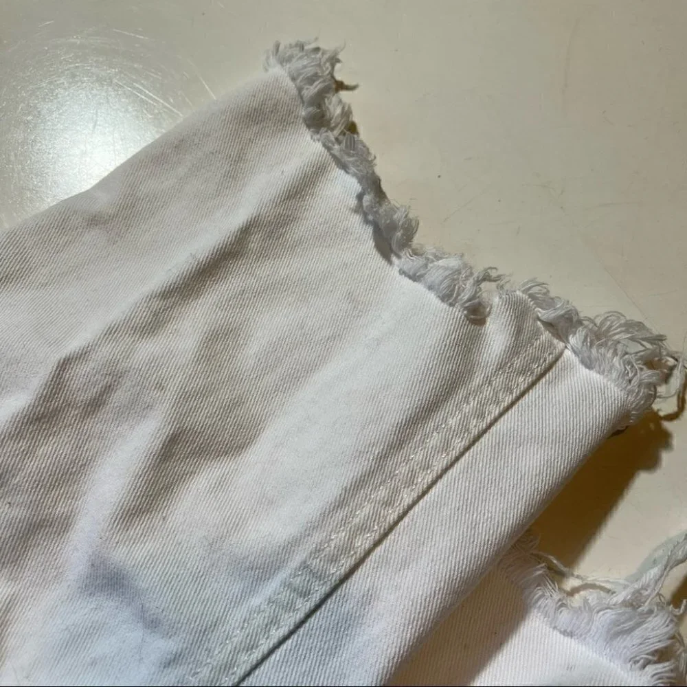 FREE PEOPLE Maggie Mid-Rise Straight-Leg Jeans / Optic White Size 27 Raw Hem